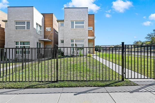 375 Oakbend Dr in Lewisville, TX - Building Photo - Building Photo