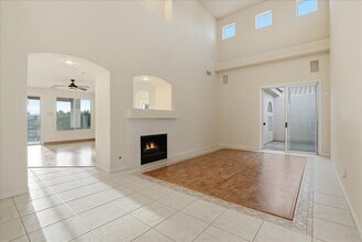 1339 Echo Creek St in Henderson, NV - Foto de edificio - Building Photo