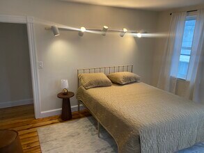 125 Spring St, Unit 2 in Cambridge, MA - Foto de edificio - Building Photo