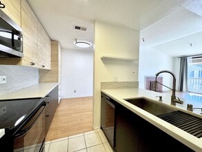 1400 Carpentier St in San Leandro, CA - Building Photo - Building Photo