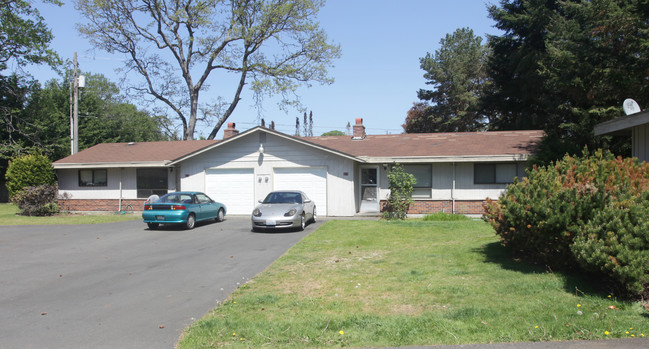 Majestic Firs in Lakewood, WA - Building Photo - Building Photo