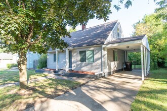 1353 Bissell St in South Bend, IN - Building Photo - Building Photo