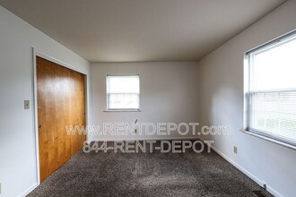 2821 Ravenswood Dr in Evansville, IN - Building Photo - Building Photo
