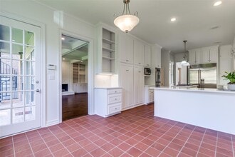 3201 Saint Johns Dr in Dallas, TX - Building Photo - Building Photo