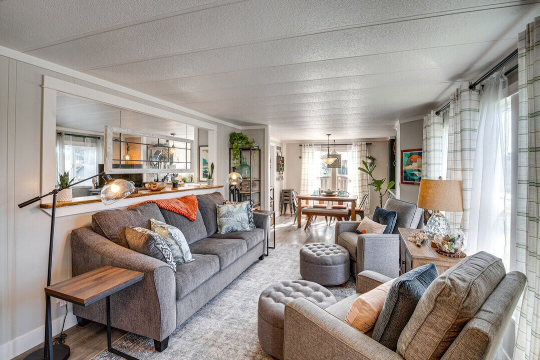 4876 Railroad Ave in Moclips, WA - Building Photo