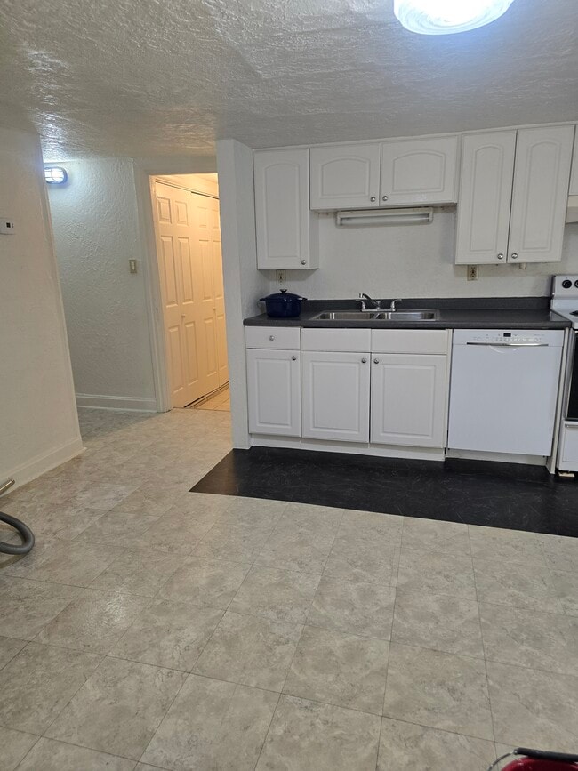 708 Erie St in Dauphin, PA - Foto de edificio - Building Photo