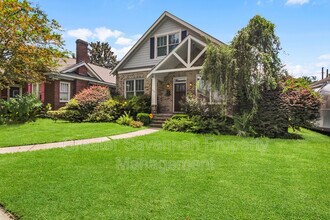 419 E 54th St in Savannah, GA - Building Photo - Building Photo