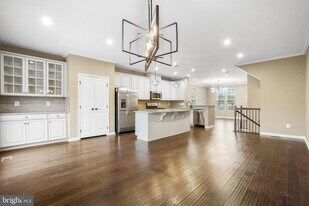 2011 Serviceberry Rd in Dumfries, VA - Building Photo