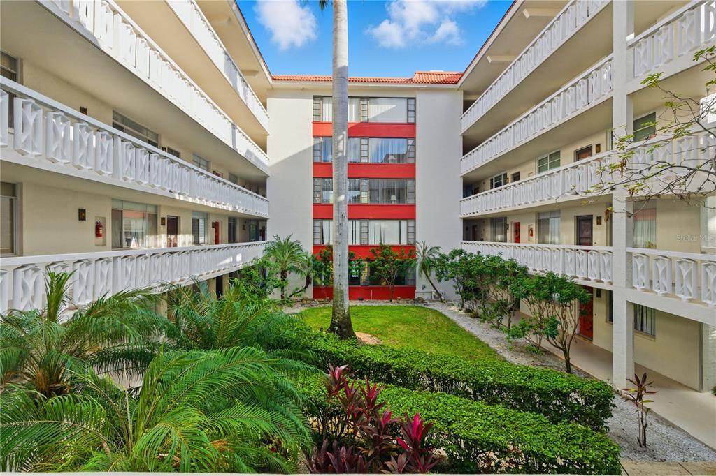 2630 Pearce Dr in Clearwater, FL - Foto de edificio