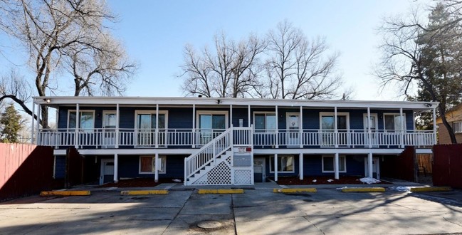 1208 Zephyr St in Lakewood, CO - Foto de edificio - Building Photo