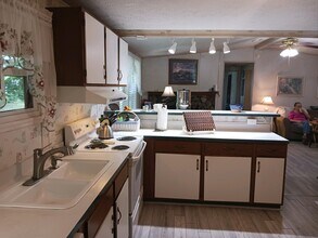 381 Katie Dr in Hendersonville, NC - Building Photo - Building Photo