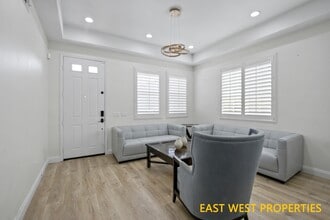 3012 N Spicewood St in Orange, CA - Foto de edificio - Building Photo