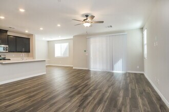 832 Astra Peak St in Henderson, NV - Building Photo - Building Photo