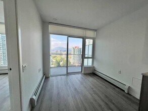 13350 Central Ave in Surrey, BC - Building Photo - Building Photo