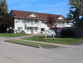 Sullivan Street Garden Apartments in Oshkosh, WI - Building Photo - Building Photo