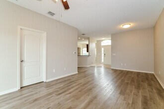 4876 Waterside Pointe Cir in Orlando, FL - Building Photo - Building Photo