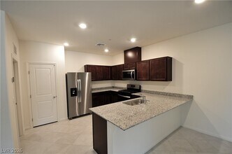 2618 Estremoz St in Henderson, NV - Building Photo - Building Photo