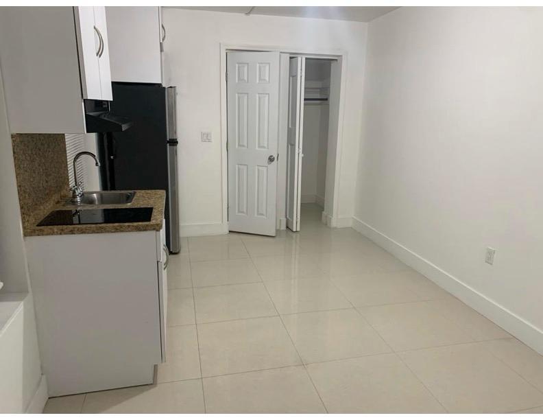 7530 Miramar Pky in Miramar, FL - Building Photo