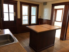 122 N Quinsigamond Ave-Unit -3 in Shrewsbury, MA - Building Photo - Building Photo
