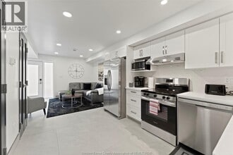 171 Robson Rd in Leamington, ON - Building Photo - Building Photo