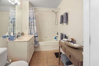 7068 Prosperity Cir in Sarasota, FL - Building Photo - Building Photo