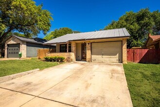 11327 Fish Springs Dr in San Antonio, TX - Building Photo - Building Photo