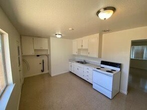 1026 Washington Ave in Winters, CA - Building Photo - Building Photo