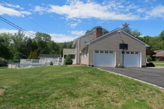 17 Glenwood Ave in Randolph, NJ - Building Photo - Building Photo
