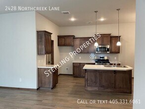 2428 Northcreek Ln in Oklahoma City, OK - Building Photo - Building Photo