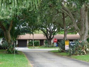 6705 S Parkway Dr in Margate, FL - Building Photo - Building Photo