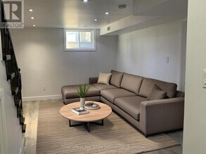 1033-1033 Gardner Ave in Mississauga, ON - Building Photo - Building Photo