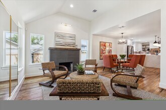 805 English St in Houston, TX - Building Photo - Building Photo