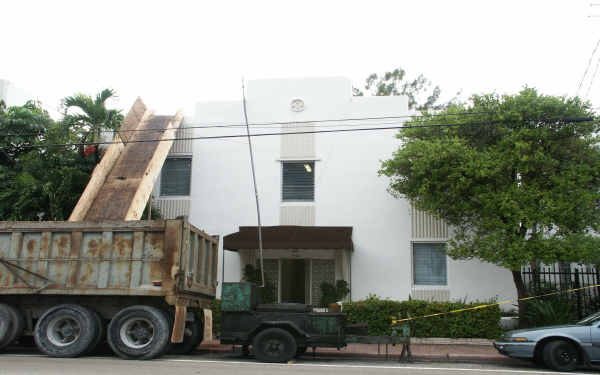 7928 Harding Ave in Miami Beach, FL - Building Photo - Building Photo