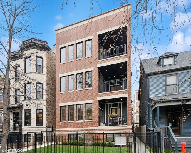 property at 3837 N Kenmore Ave