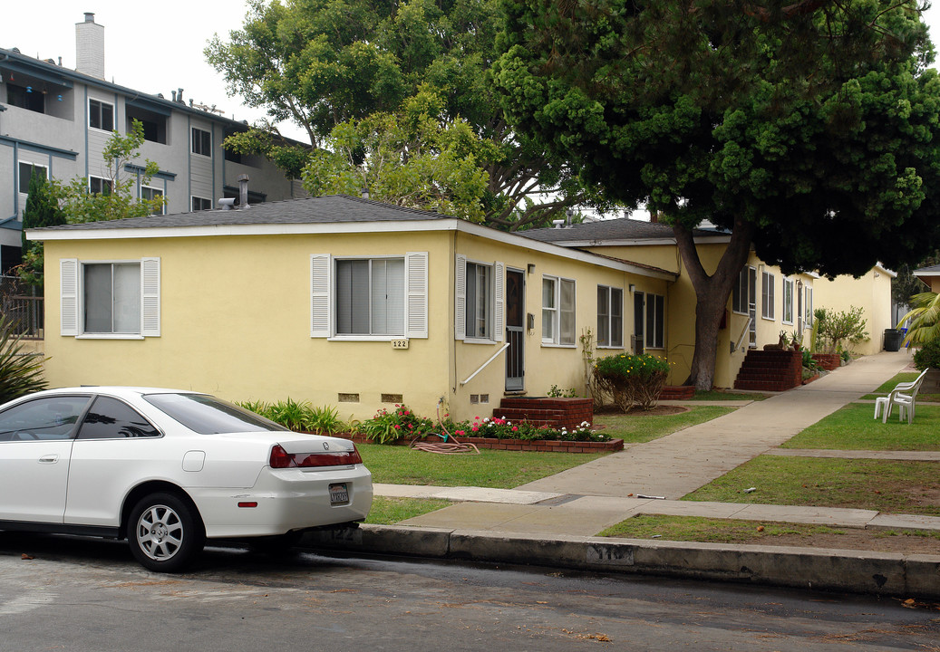 122 Whiting St in El Segundo, CA - Building Photo