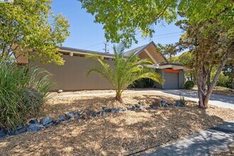 3767 Gainsborough Dr in Concord, CA - Building Photo - Building Photo