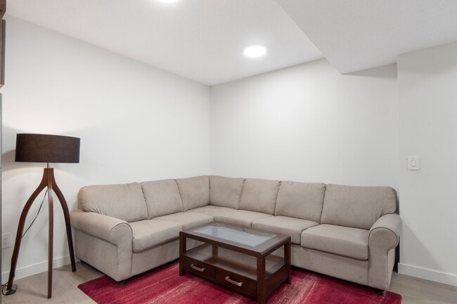 294 Creekside Blvd in Calgary, AB - Building Photo - Building Photo