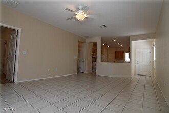 3617 Kittiwake Rd in North Las Vegas, NV - Building Photo - Building Photo