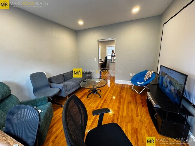 28 Frederick Ave in Medford, MA - Building Photo - Building Photo