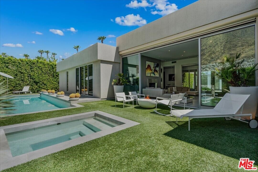 1175 Los Robles Dr in Palm Springs, CA - Building Photo