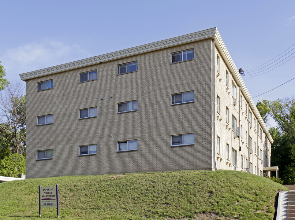 Imperial Valley Apartments in West St. Paul, MN - Building Photo