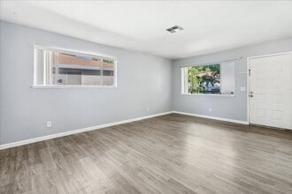 4718 Hayford Way in Sacramento, CA - Building Photo - Building Photo