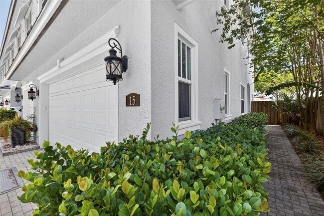 15 NE 20th Ave in Pompano Beach, FL - Building Photo - Building Photo