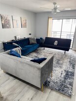 841 NE 207th Ln in Miami, FL - Building Photo