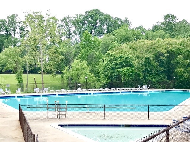 15601 Dorset Rd, Unit 202 in Laurel, MD - Building Photo