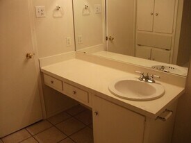 4000 Scruggs Dr in North Richland Hills, TX - Building Photo