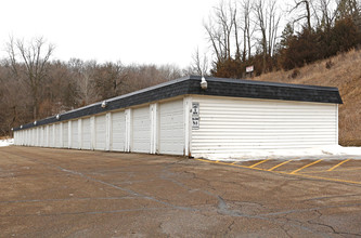 Bluff Creek Apartments in Carver, MN - Building Photo - Building Photo