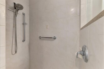 218 Laurel Hollow Dr in Nokomis, FL - Building Photo - Building Photo