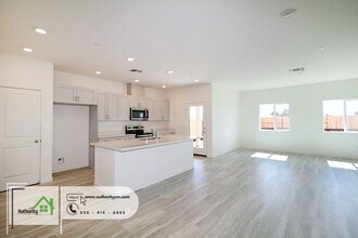 3012 Legend Ln in Redding, CA - Building Photo - Building Photo