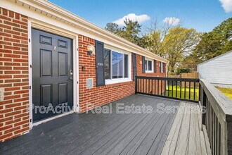 2012 Midway Ave in Chesapeake, VA - Building Photo - Building Photo